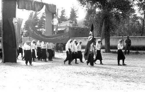 Калайи-Нау 1988, школьницы на параде